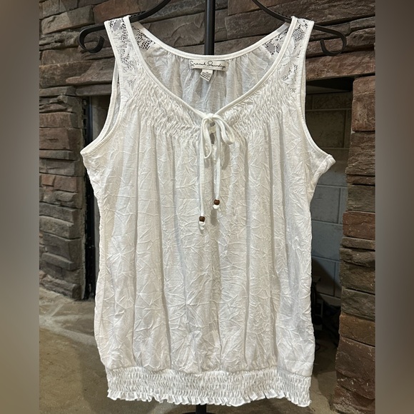 French Laundry Tops - French Laundry Medium White Lace Trim Crinkled Women's Top